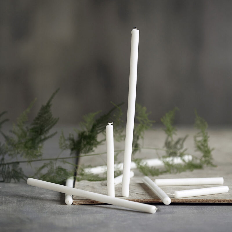 Mjókerti - Hvítt, 30cm - Image 2