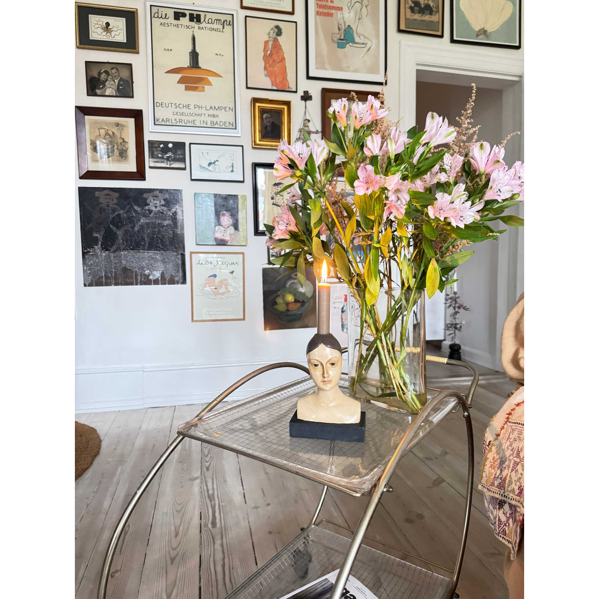 SARA BUST - Kertastjaki - Image 4