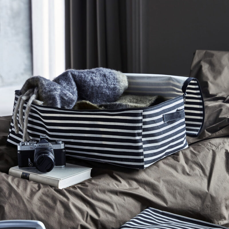 CANVA - geymslukarfa, hv/sv stærri - Image 3