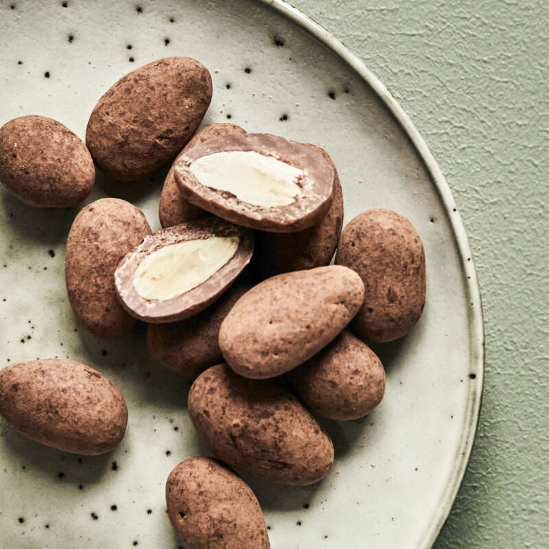 Skúkkulaði Húðaðar Möndlur - Cocoa - Image 4